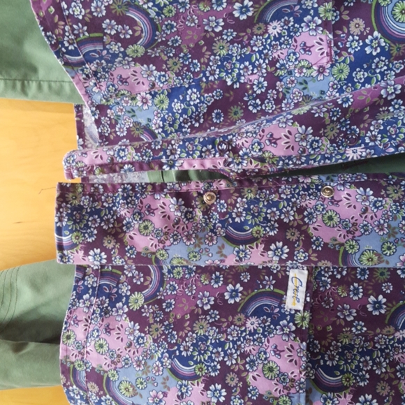 Scrub Outfit olive khaki and eggplant print - Picture 3 of 3